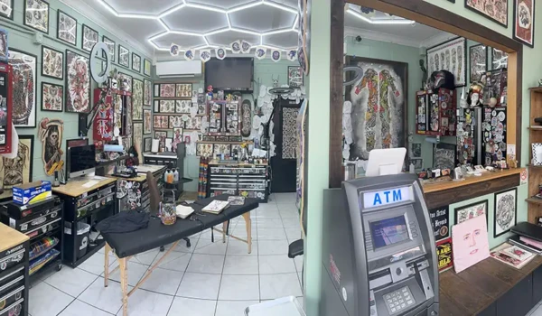 Loyalty Tattoo Kailua Interior panoramic view